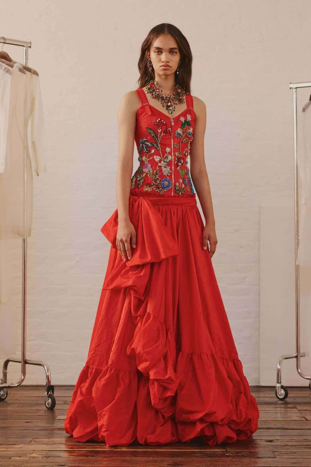 Alexander McQueen: Resort 2018 - 10 Magazine
